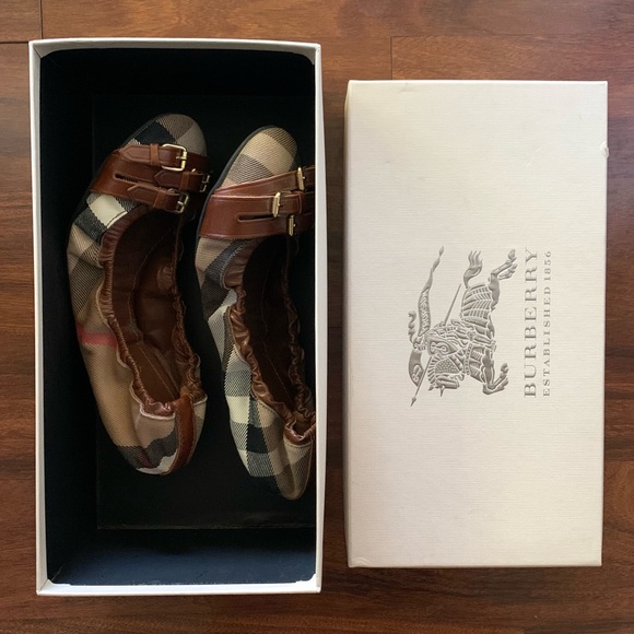 Burberry Ballet Flats in Nova Check Plaid with Brown Leather Triple Buckle EU 37 - Picture 4 of 16